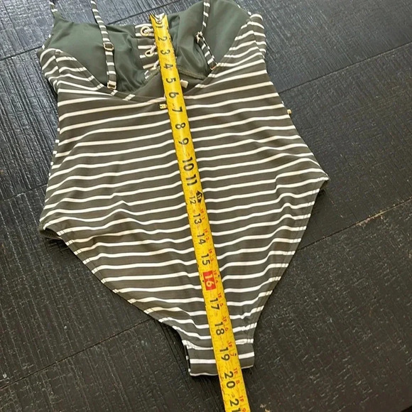 Sea Level Chamarel Lace Up Bralette One Piece Swimsuit SZ US 6 olive green - Picture 9 of 14
